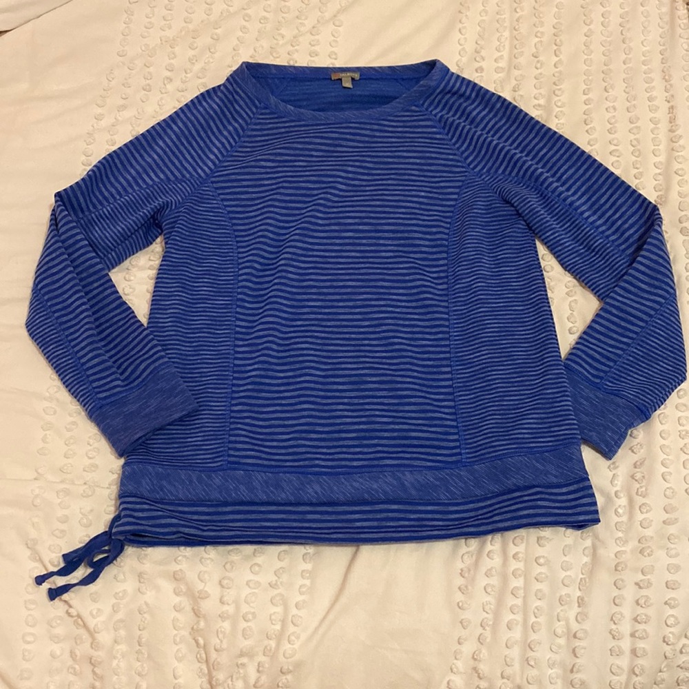 Blue two toned stripped pullover